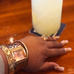 Meet your Posher, Lina